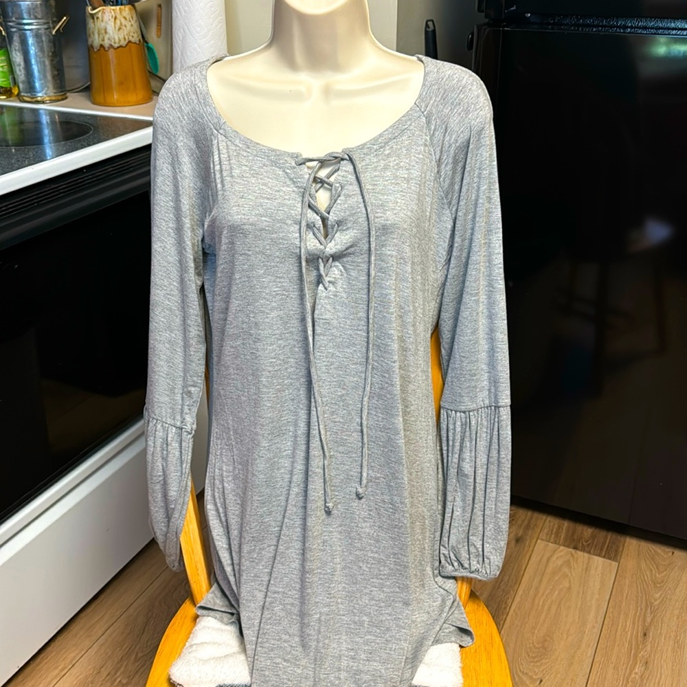 CHASER NWT M Gray tie neckline baloon sleeve tee shirt rounded hem mini …